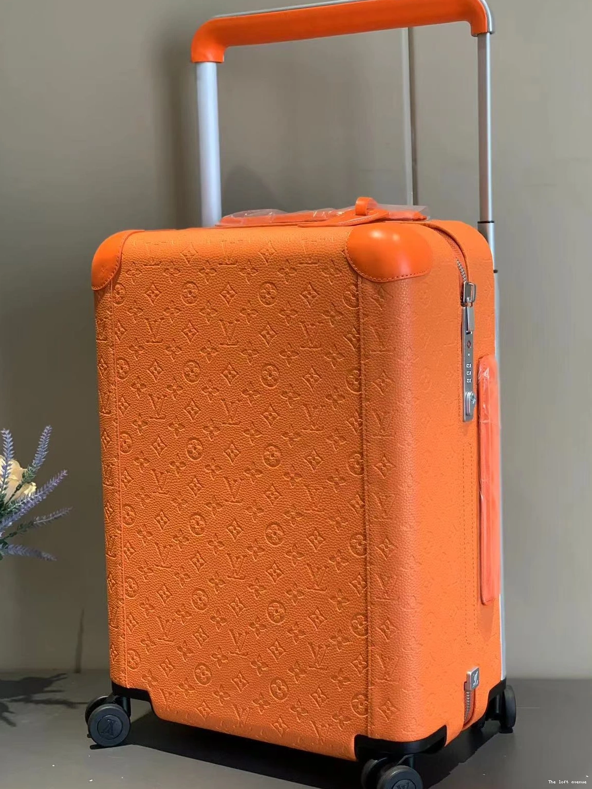 HORIZON 37L CUSTOM ORANGE SUITCASE TAURILLON 55 0730